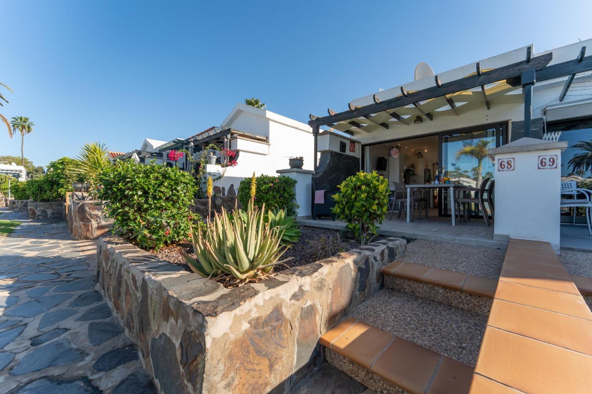 Luxury Poolside Holiday Home Maspalomas  Exterior photo